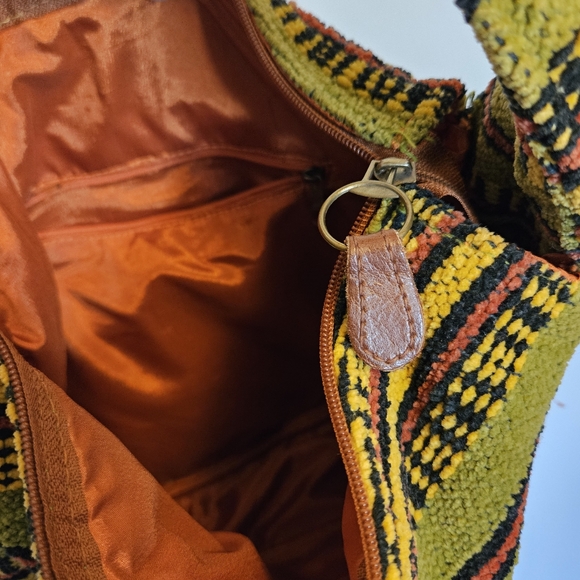 Textured Shoulder Bag - Picture 2 of 3
